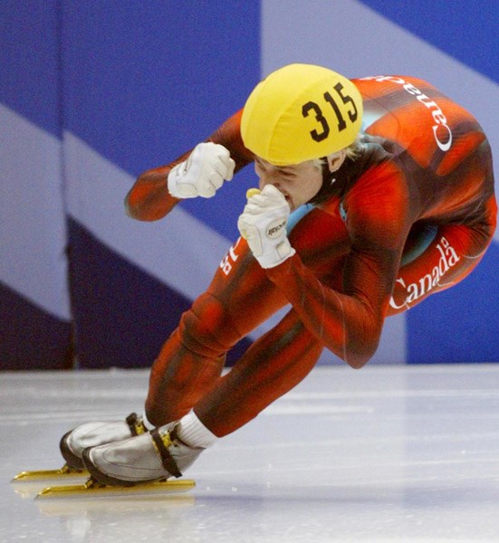Marc Gagnon quelques secondes après avoir franchi la ligne d'arrivée. La médaille d'or olympique: l'accomplissement de toute une carrière. Tellement Marc Gagnon!