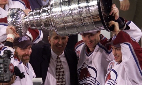 Pour Raymond Bourque (en compagnie de Bob Hartley, Patrick Roy et Joe Sakic sur la photo), le rêve devenait réalité en juin 2001 alors qu'il remportait sa première Coupe Stanley en plus de 20 ans de carrière dans la LNH. Il allait prendre sa retraite sur cette note de bonheur.