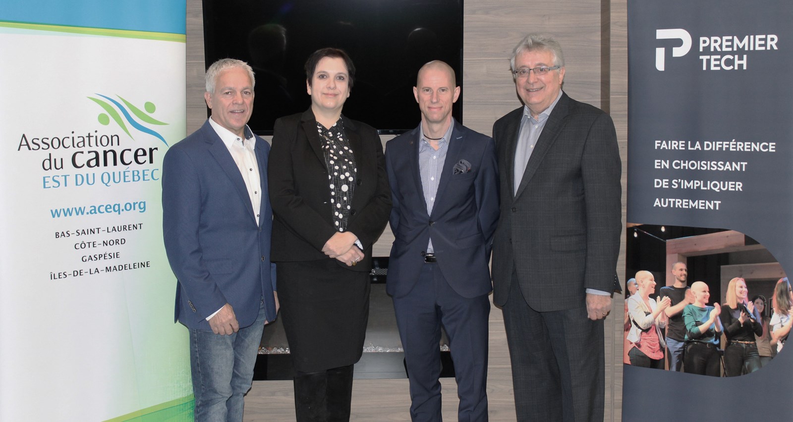 De gauche à droite : Gaétan Rousseau, vice-président de l’Association du cancer de l’Est du Québec, Christina Brazeau, co-marraine d’honneur de la campagne de réaménagement de l’Hôtellerie Omer-Brazeau, Jean Bélanger, président et chef de l’exploitation de Premier Tech et Dr Georges Levesque, hémato-oncologue et coparrain d’honneur de la campagne de réaménagement de l’Hôtellerie.