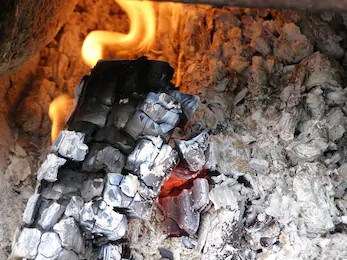Des précautions à prendre avec les cendres chaudes