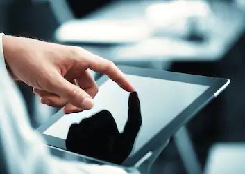 Raccrocher les wagons technologiques: une formation sur les tablettes proposée à Rivière-du-Loup