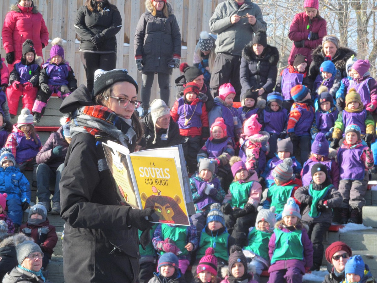 La bibliothèque de RIvière-du-Loup invite les enfants et leurs peluche à une activité de Noël