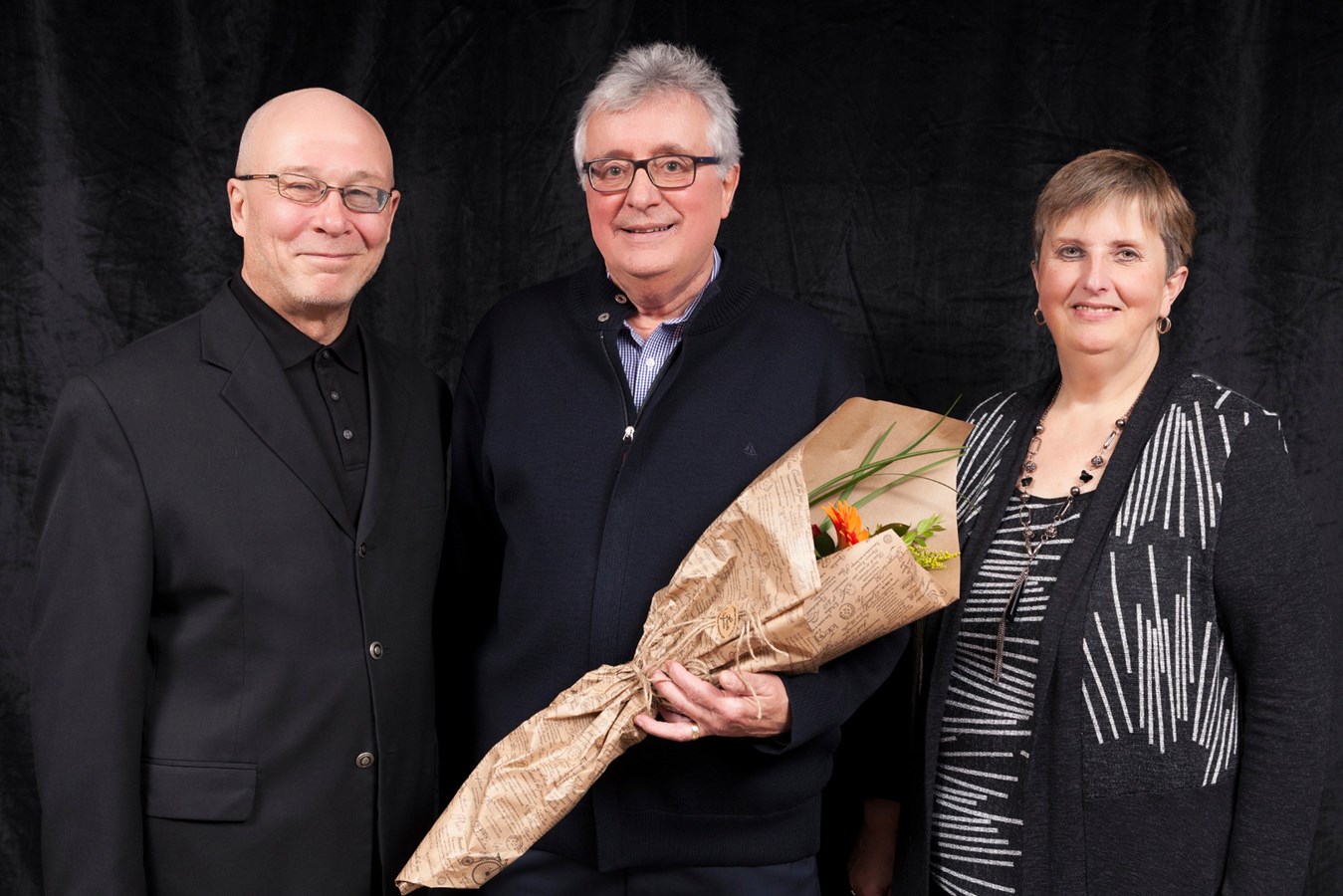 Daniel Bénéteau, président de l'ACEQ; le Dr. Georges Lévesque et Lise Fréchette, directrice générale.