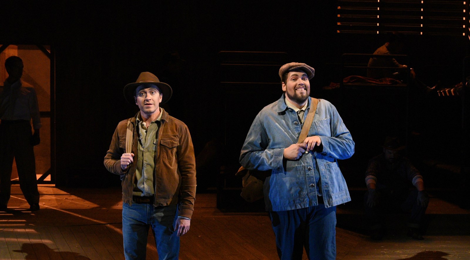 Les comédiens Benoit McGinnis et Guillaume Cyr dans la peau de George et Lennie.
