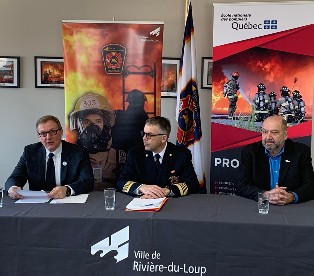 Nelson Lepage, président de la Commission de la sécurité publique et des incendies de la Ville; Éric Bérubé, directeur du Service de sécurité incendie de la Ville et Jacques Proteau, directeur général de l’École nationale des pompiers du Québec.