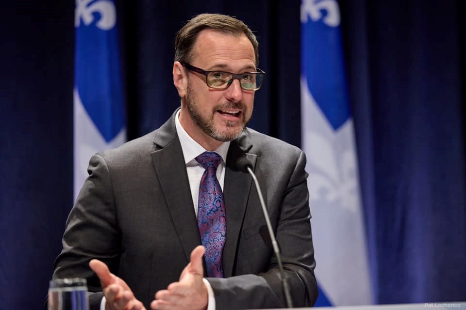 Éducation : le gouvernement dévoile son plan pour le congé des Fêtes