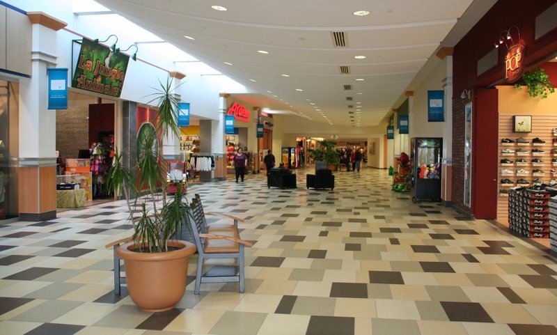 Les centres d’achats et les écoles fermés jusqu’en mai