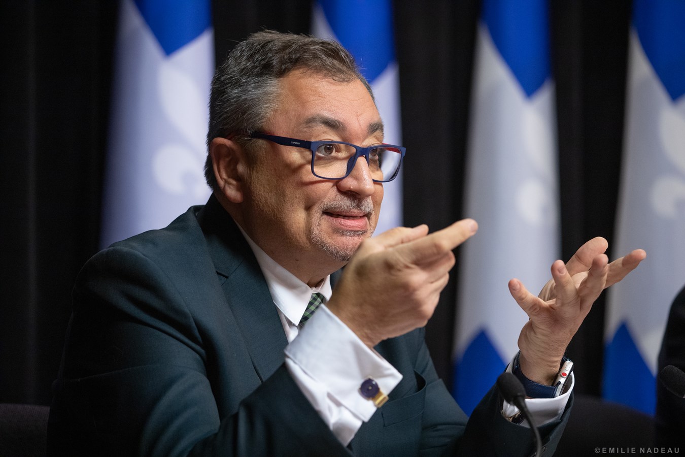 Scénarios sur la pandémie: on est en train de démêler tout cela, dit Dr Arruda