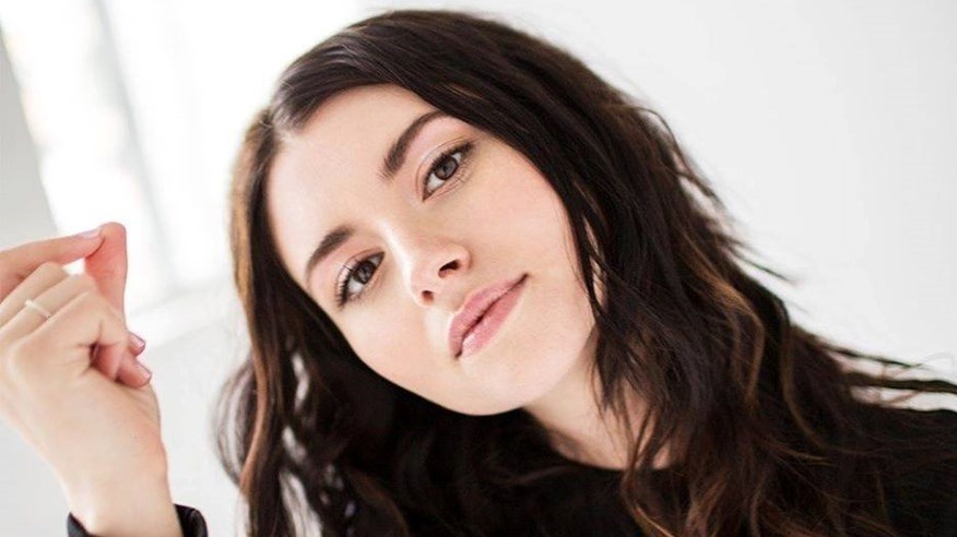 Auteure-compositrice-interprète à tendance pop-folk, Véronique Bilodeau sera l'une des artistes des sessions pandémiques. Elle présentera son tout nouvel album sorti au printemps le mardi 23 juin en ligne.