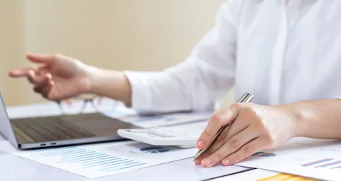 Selon ce que la loi prescrit, le règlement sur la division des districts électoraux doit entrer en vigueur le 31 octobre.
