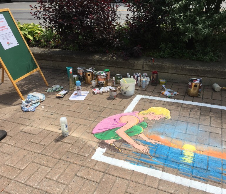 Le bédéiste VoRo est à l'oeuvre pendant dix jours pour colorer Rimouski.