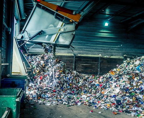 Un appui de 250 000 $ permettra à Société Via de construire un nouveau centre de tri des matières recyclables.