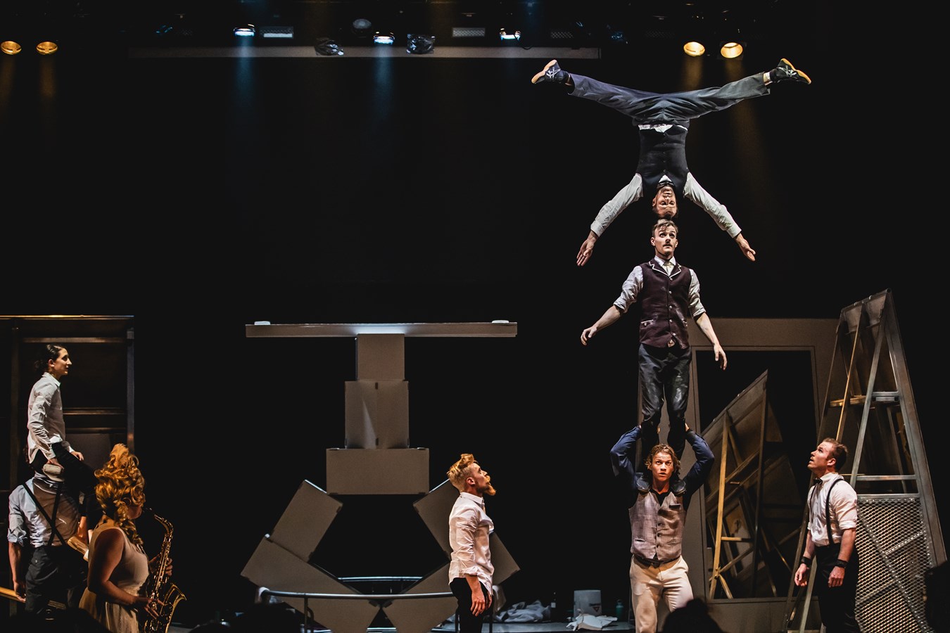 Après le succès planétaire de son spectacle homonyme, Machine de Cirque récidive notamment avec une nouvelle production.