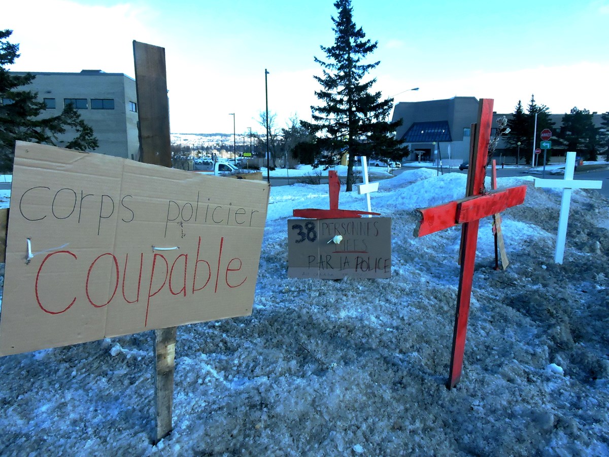 Un geste d’éclat à Rimouski pour dénoncer la brutalité policière