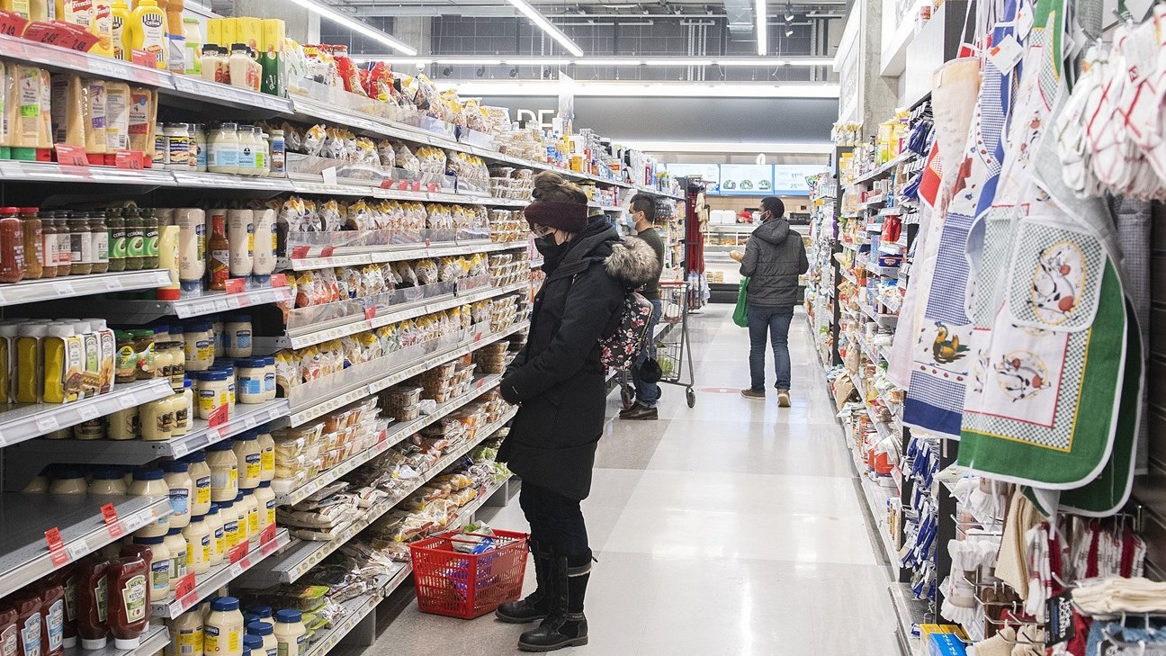 Les épiciers à travers la province font face à un fort taux d'absentéisme