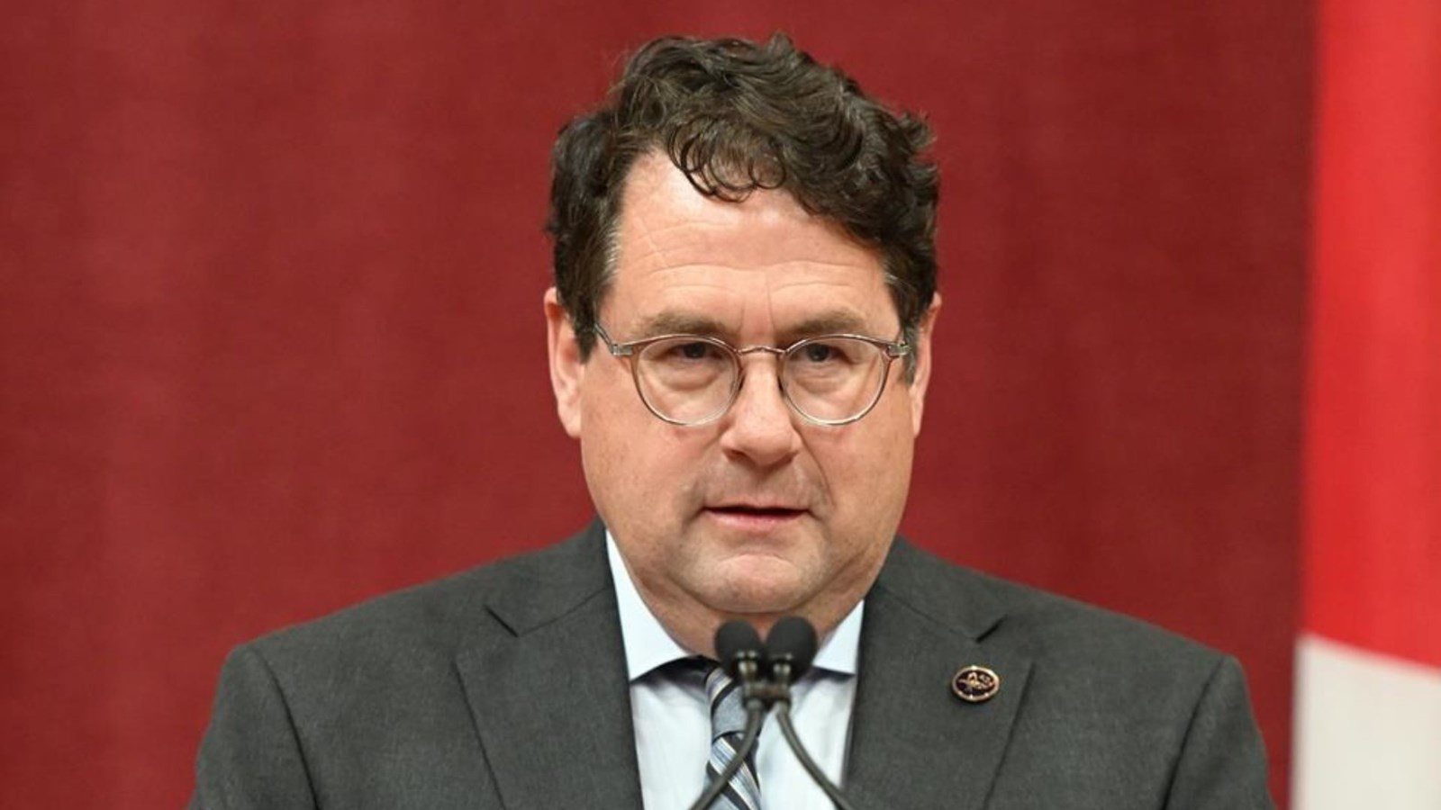 Le ministre de l'Éducation, Bernard Drainville.