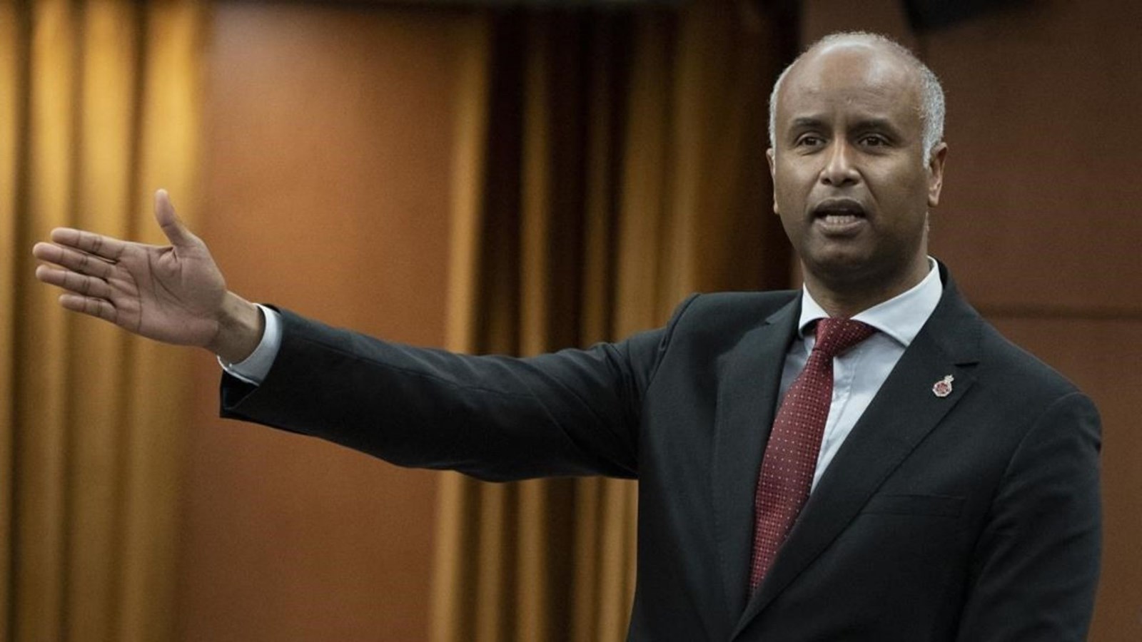 Le ministre fédéral du Logement, Ahmed Hussen.