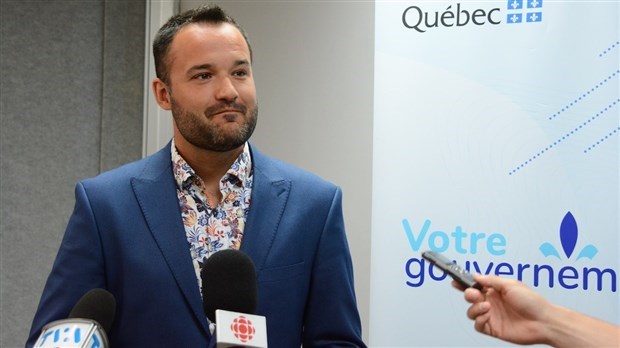 Le ministre de la Famille, Mathieu Lacombe, vient de lancer l'appel de projets 2022-2023 du Programme de soutien financier Ensemble contre l'intimidation.