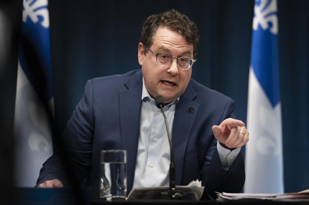Le gouvernement Legault dévoile un nouveau tableau de bord en éducation