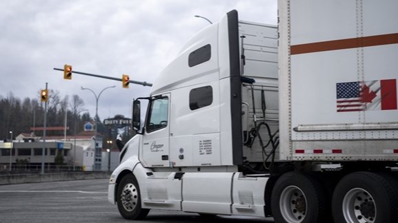 Les concessionnaires canadiens de camions incapables d'acheter de nouveaux modèles