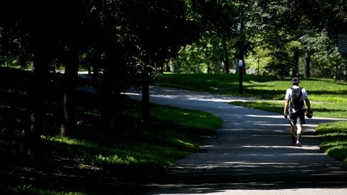 Le tiers des jeunes hommes voient leurs enjeux de santé mentale comme une faiblesse