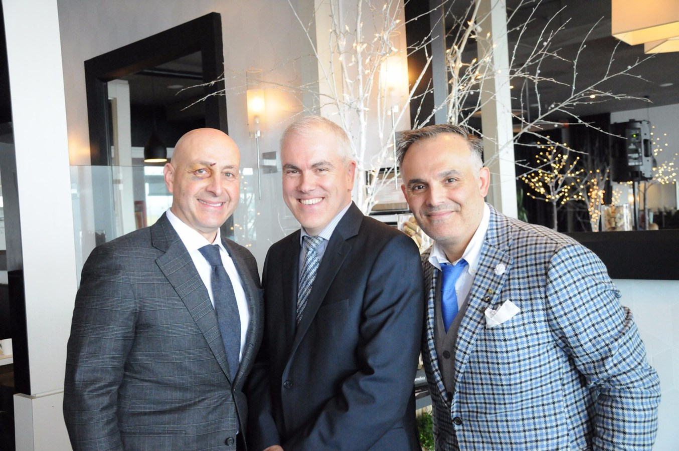 Vincent Chiara, président du Groupe Mach, Sylvain Paquin, président de l'AGAIP et Vincenzo Guzzo ont confiance que le nouveau cinéma sera rentable.