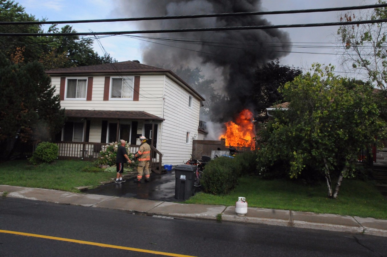 DERNIÈRE HEURE: Un incendie fait rage à Vaudreuil-Dorion
