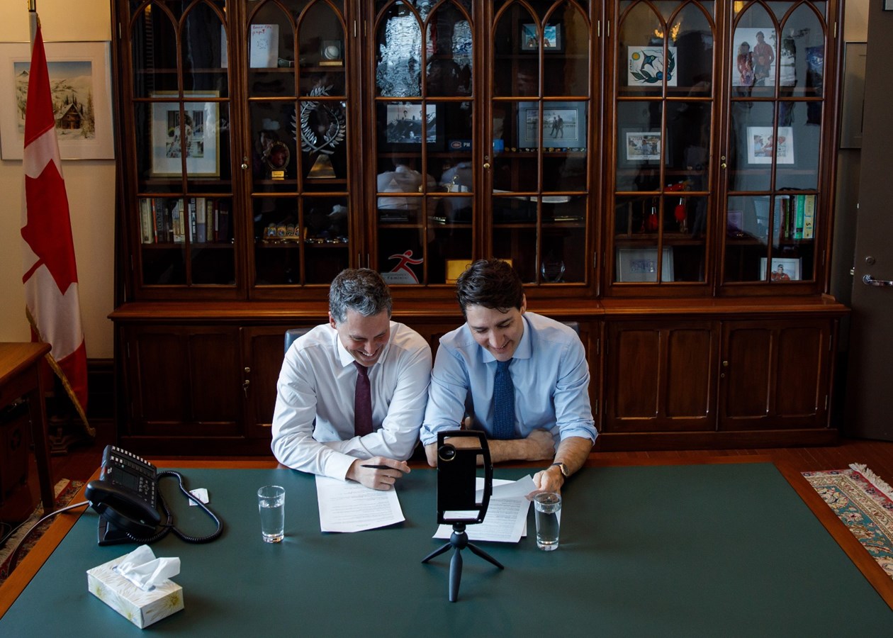 Le député de Vaudreuil-Soulanges, Peter Schiefke et le Premier ministre du Canada, Justin Trudeau ont présenté, le 16 janvier dernier l'initiative Service jeunesse Canada.