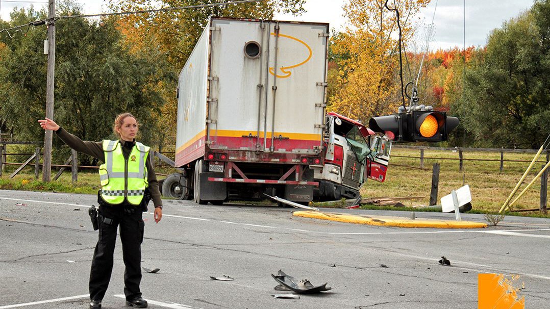 Un accident fait trois blessés mineurs sur Cité-des-Jeunes à Les Cèdres