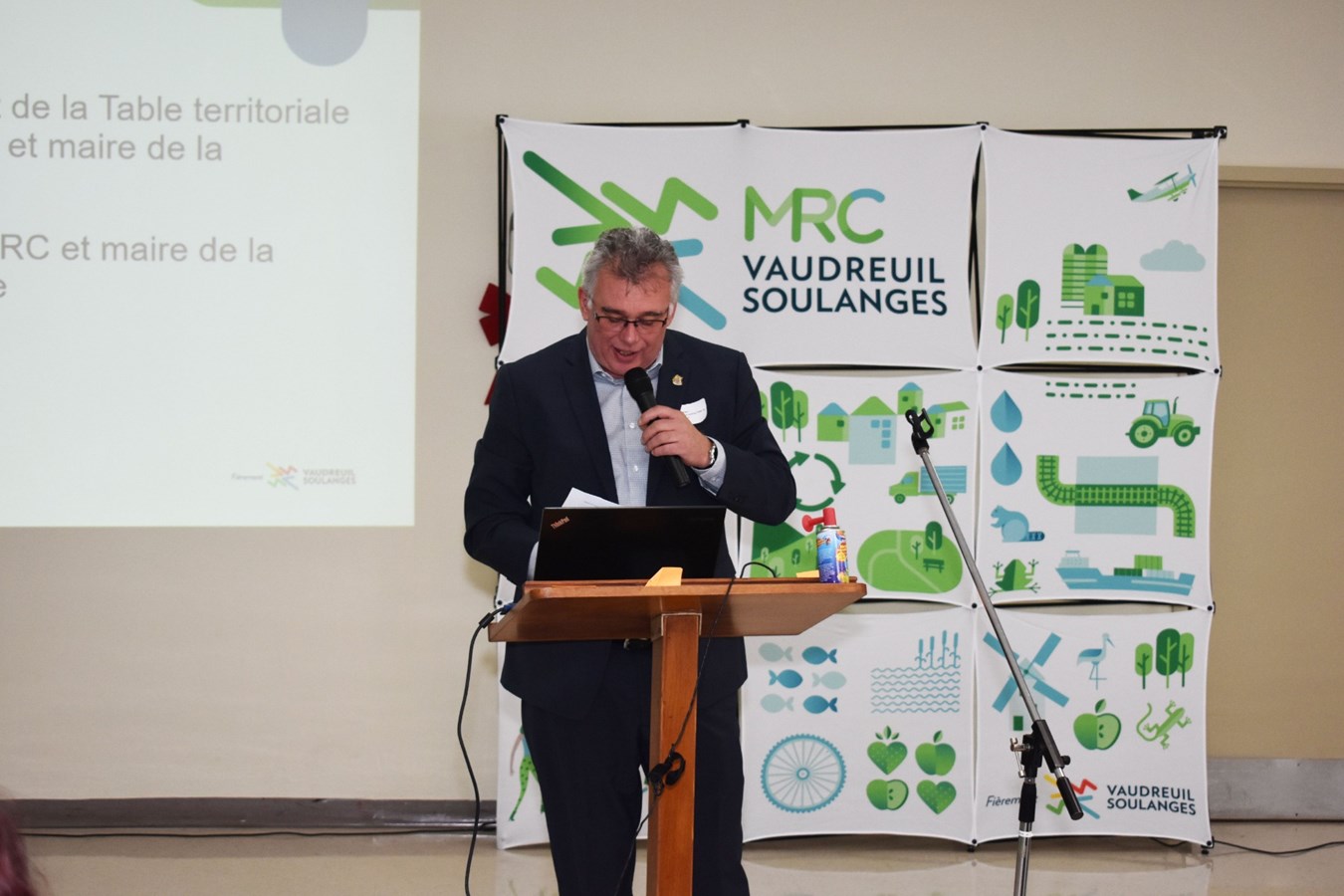 M. Patrick Bousez, préfet de la MRC de Vaudreuil-Soulanges et maire de la municipalité de Rivière-Beaudette.