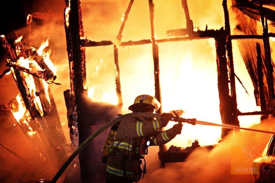 Incendie au garage Labrecque : un homme et une femme ont été arrêtés