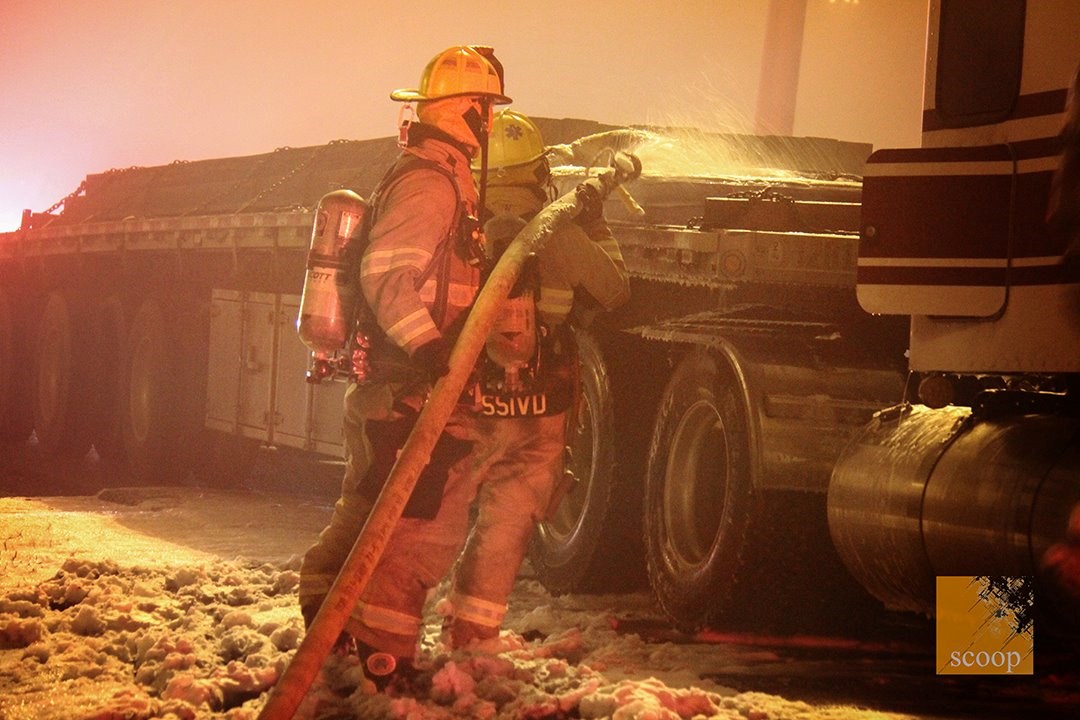 Un camion prend feu sur l´autoroute 30