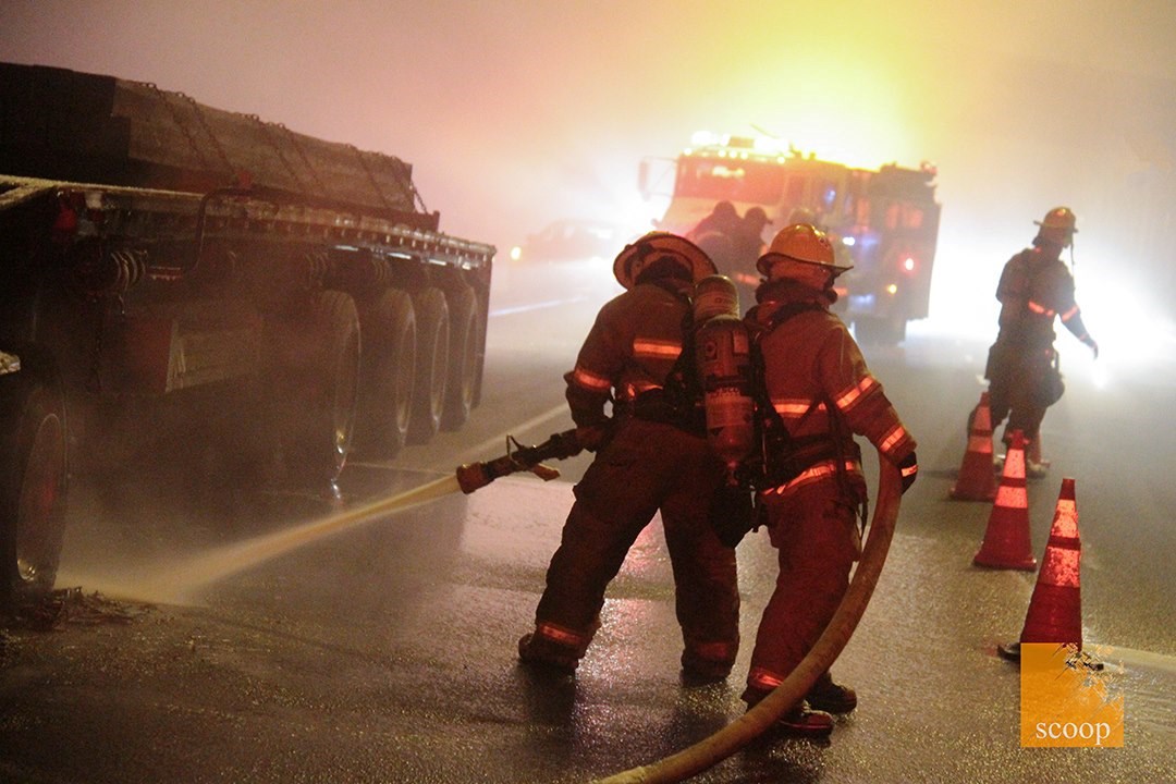 Un camion prend feu sur l´autoroute 30