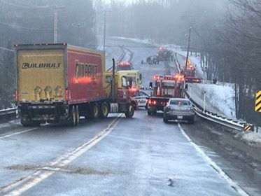 Un camion dérape sur la route 201 à Sainte-Marthe