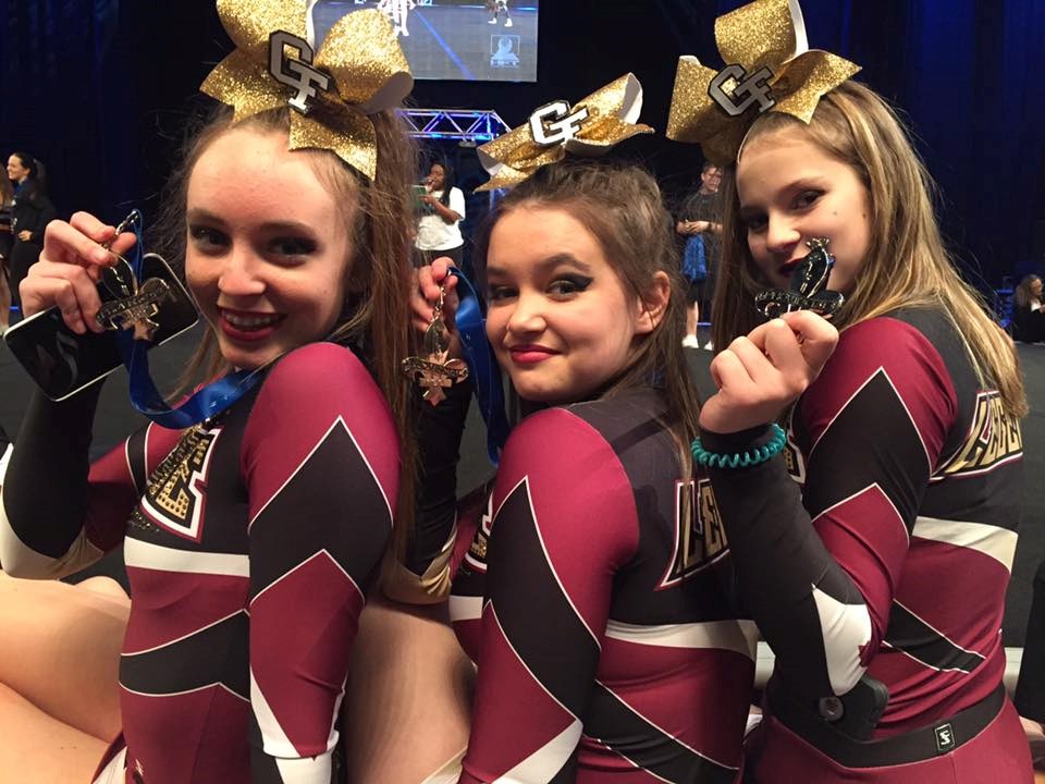 Les athlètes du G-Force font belle figure aux Championnats provinciaux de cheerleading