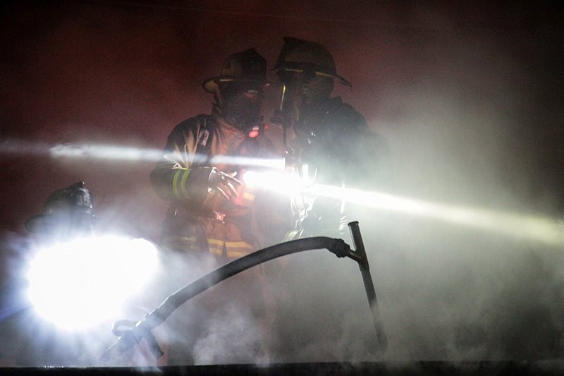 L'incendie du mythique bar à l'Ancre en images