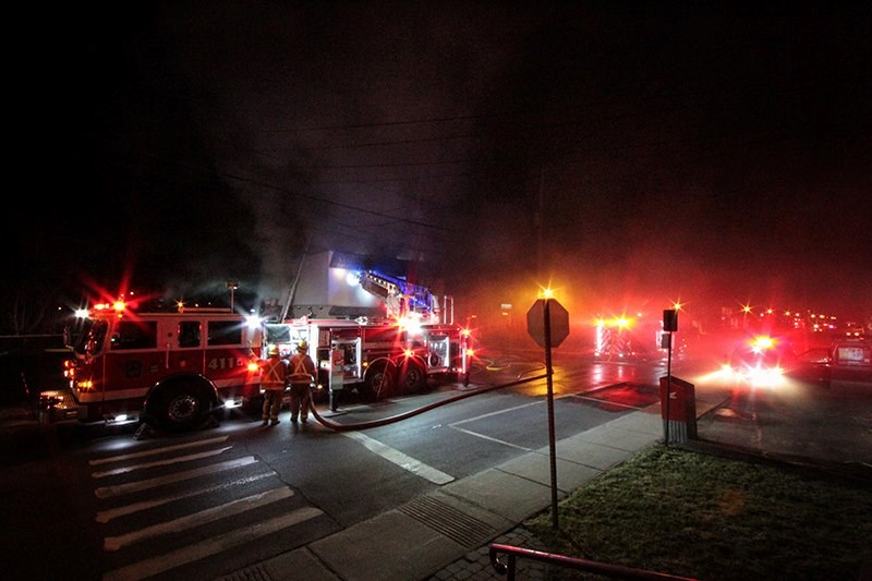 L'incendie du mythique bar à l'Ancre en images