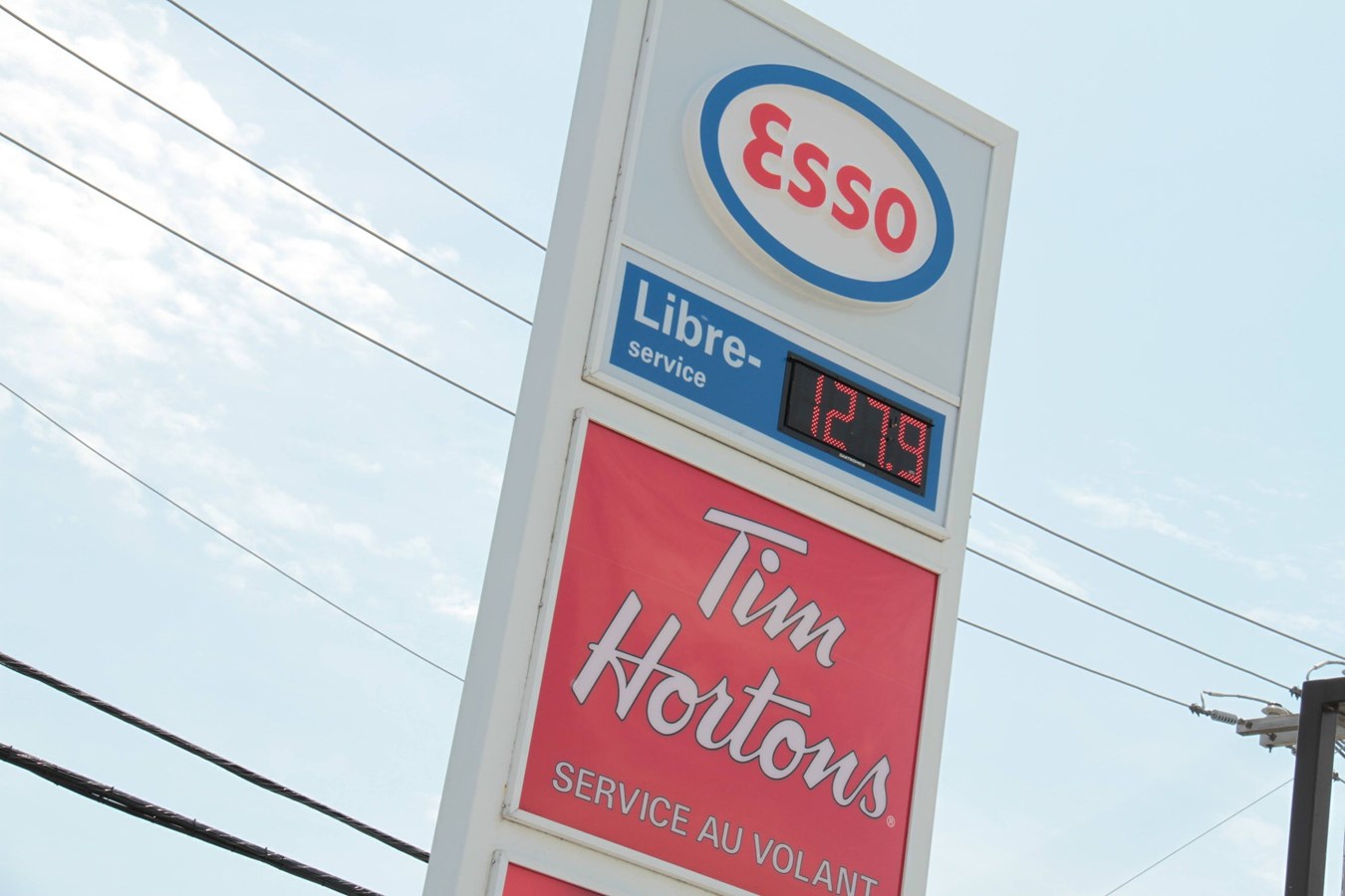 Station Esso de Coteau-du-Lac, sur la route 201.