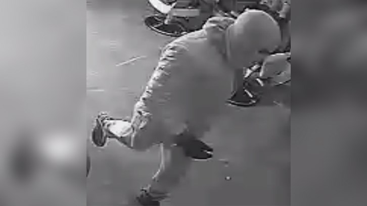 Suspect d'incendie criminel à identifier