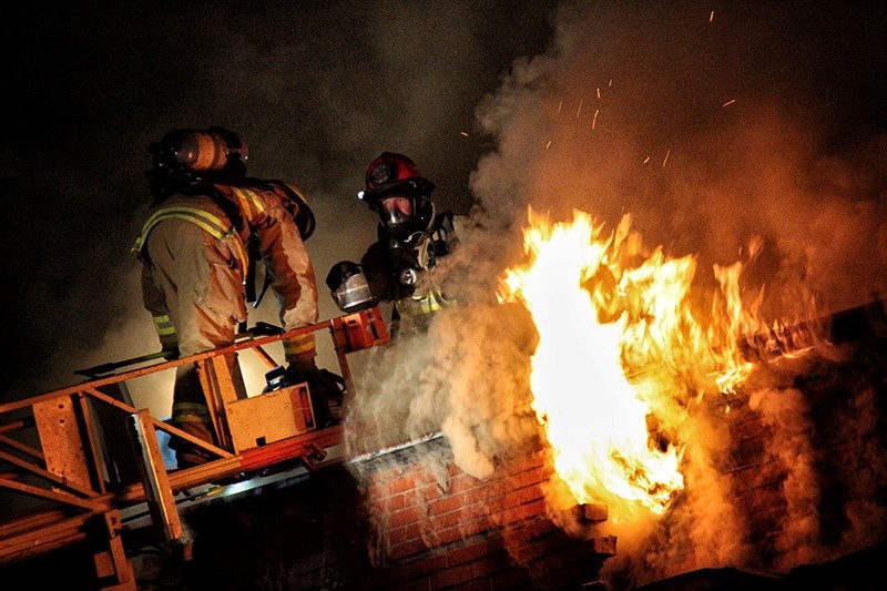 Un violent incendie est présentement en cours à Rigaud