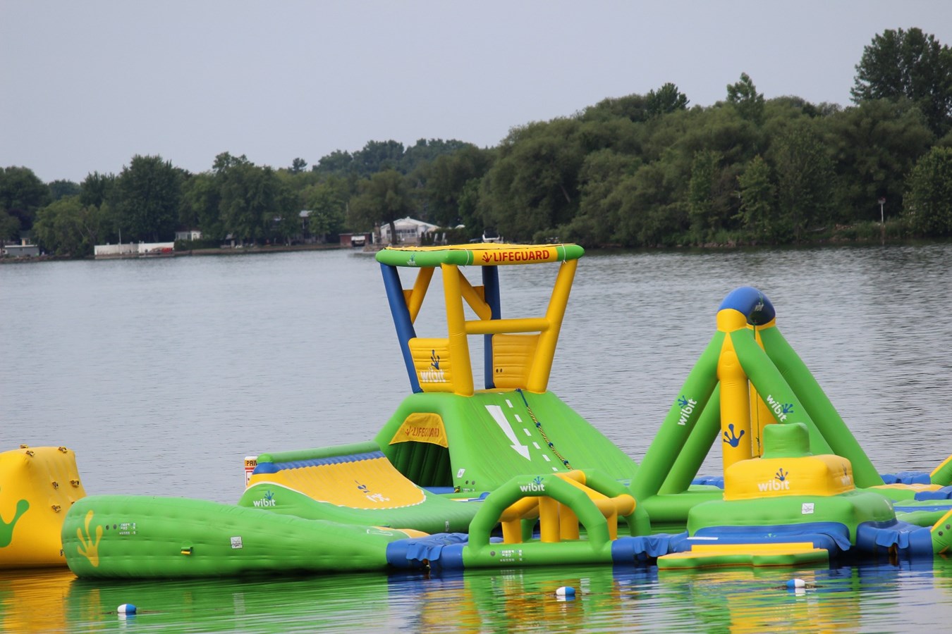 Les parcs aquatiques Aquazilla sont arrivés à la Plage de Saint-Zotique