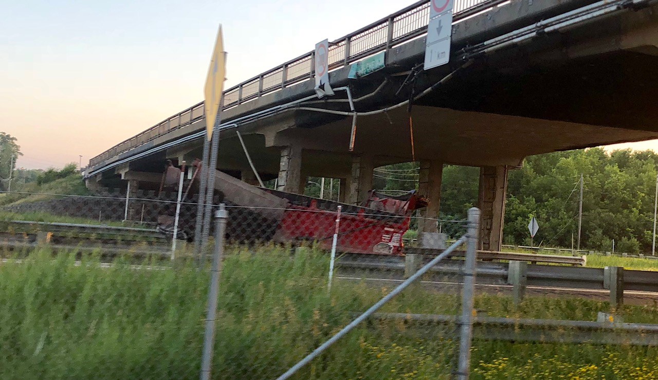 Un camion-benne paralyse le réseau routier dans Vaudreuil-Soulanges