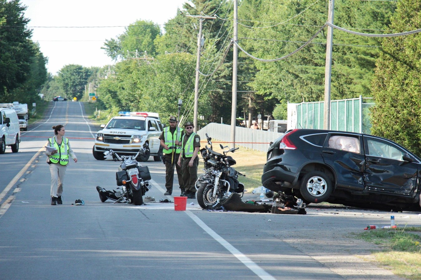 Une collision entre une voiture et deux motos fait un mort et un blessé grave 