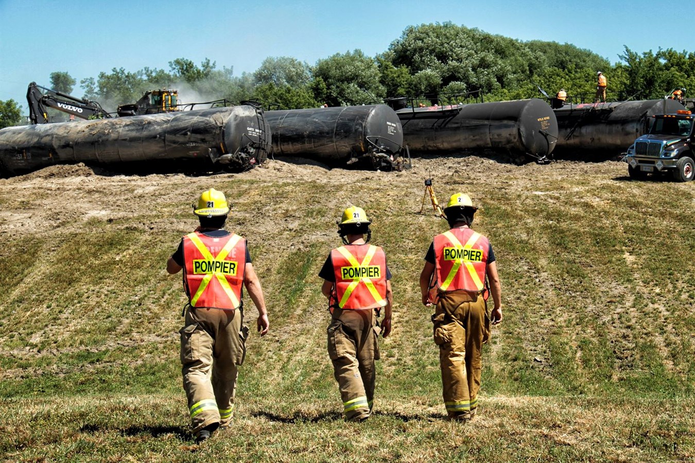 C'est à partir de ces wagons-citernes que seront allumées les torches qui mettront le feu aux résidus contenus dans les wagons de type DOT.