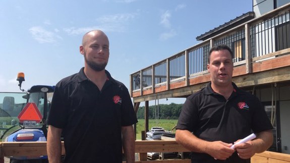 Les copropriétaires du Domaine La Belle, Alexandre et Marc-André Isabelle. 
