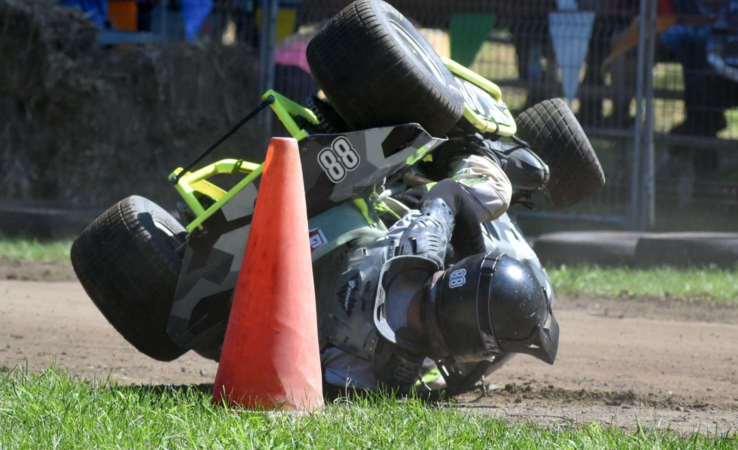 Le Grand prix de tracteurs à gazon de Saint-Zotique en met plein la vue à ses spectateurs