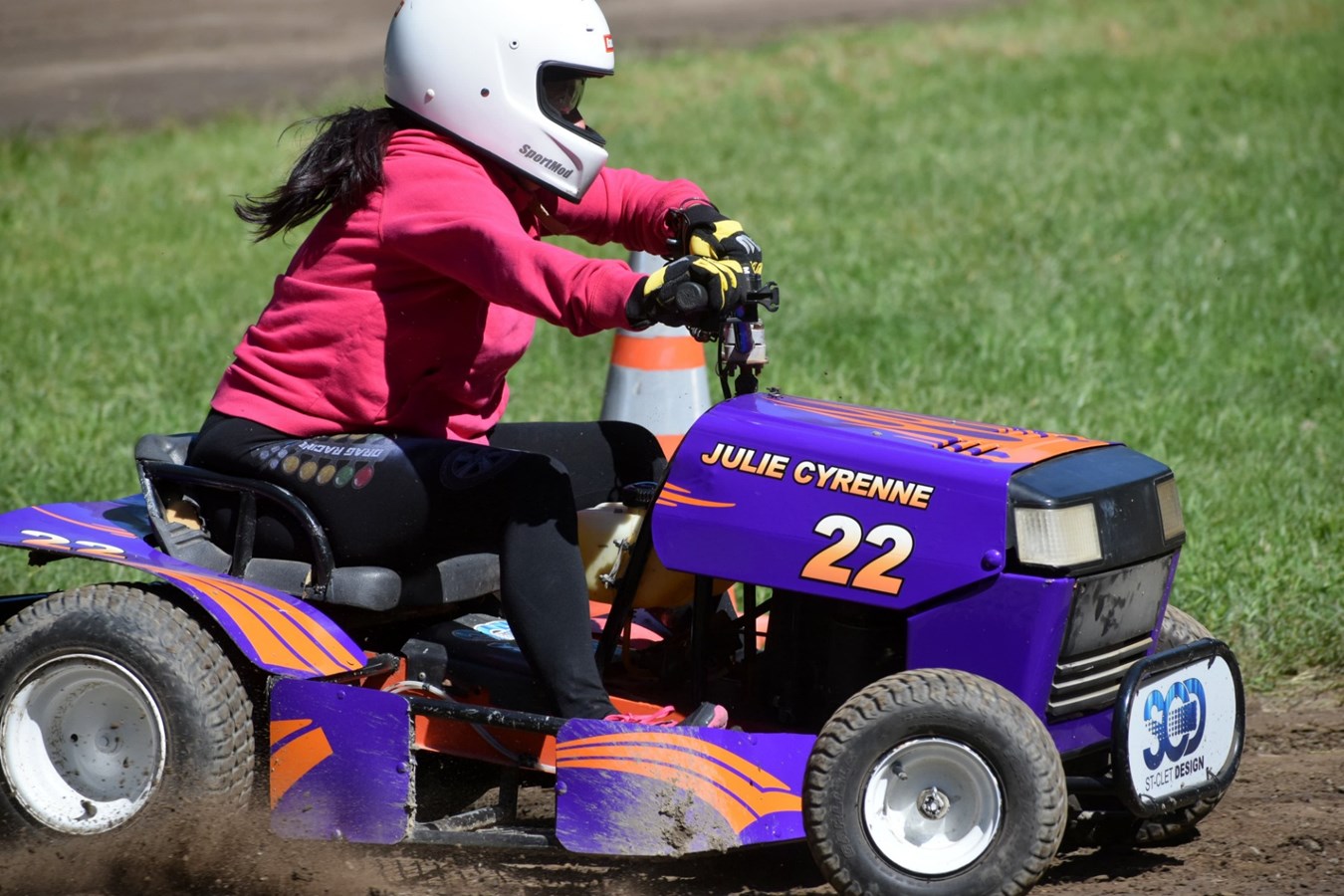 Le Grand prix de tracteurs à gazon de Saint-Zotique en met plein la vue à ses spectateurs