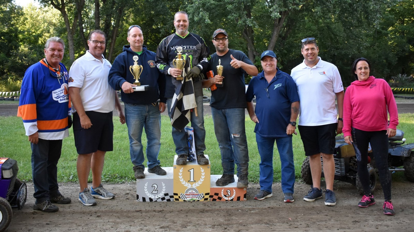 Le Grand prix de tracteurs à gazon de Saint-Zotique en met plein la vue à ses spectateurs