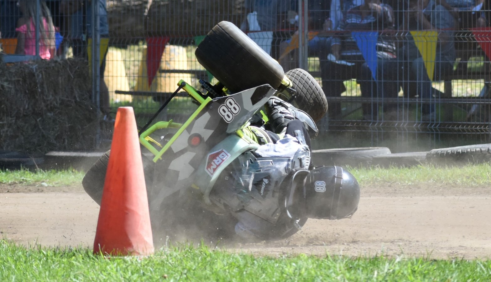 Le Grand prix de tracteurs à gazon de Saint-Zotique en met plein la vue à ses spectateurs