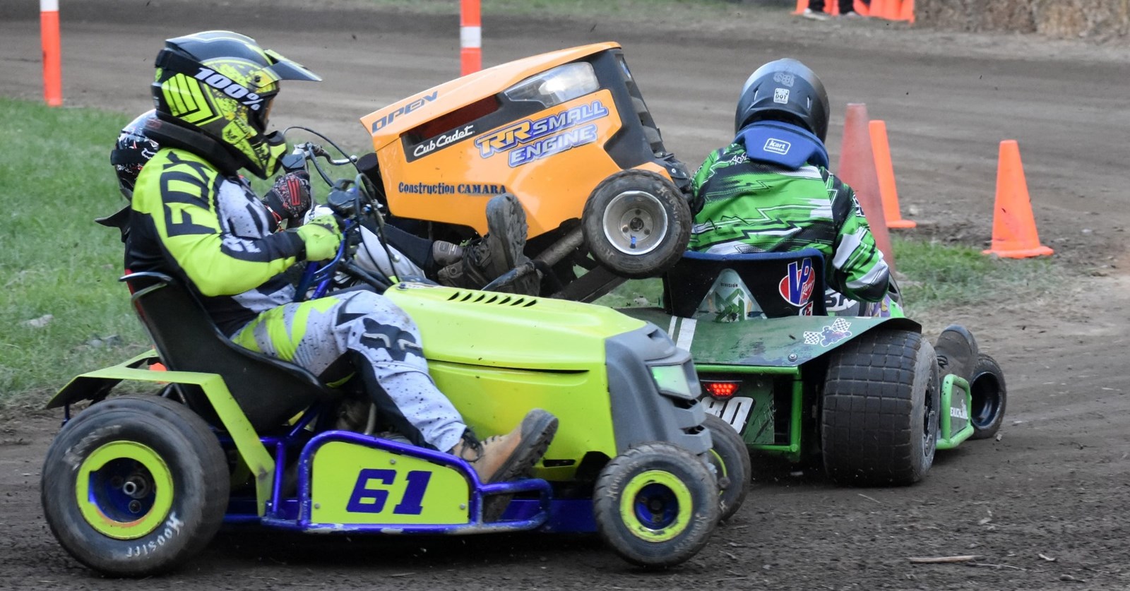 Le Grand prix de tracteurs à gazon de Saint-Zotique en met plein la vue à ses spectateurs